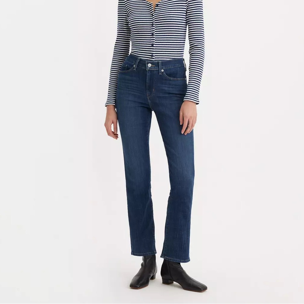 Levi’s Classic Straight Dark Denim Jeans Size 6